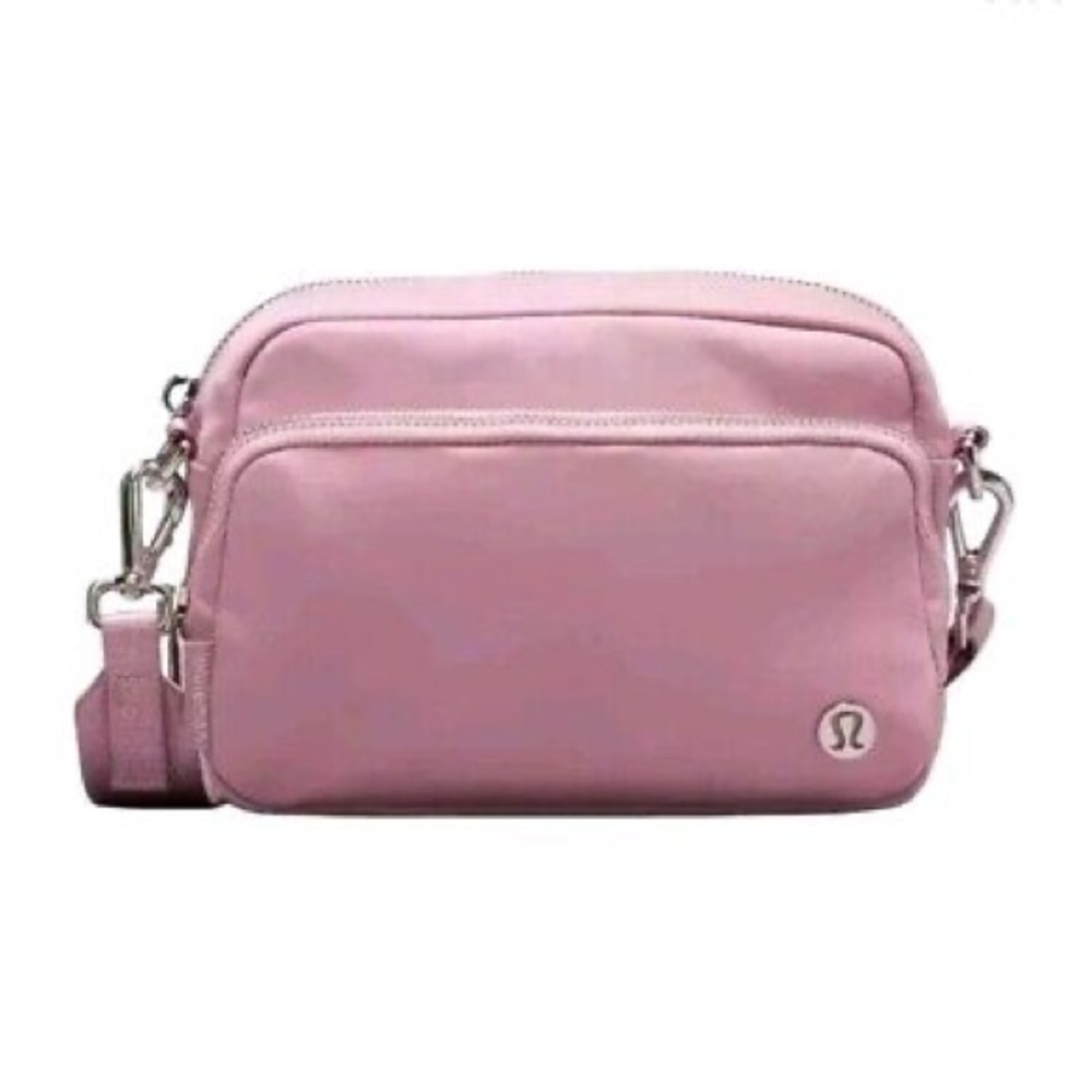 Lululemon Everywhere Crossbody Bag 2L Rose Blush